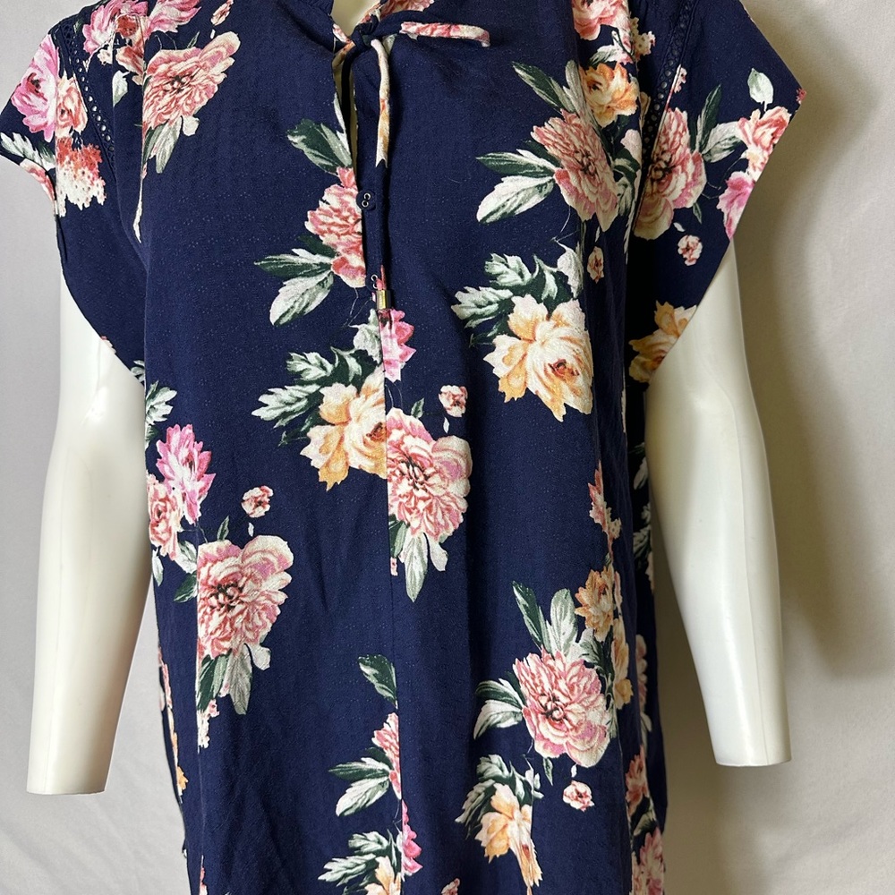 Buffalo David Britton XL  Blue Floral Flowy Peasant Flutter Sleeve Top NWT - Picture 5 of 8